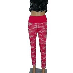 Reebok Workout Leggings Pink Camo Women's LARGE Form Fitting Stretch
